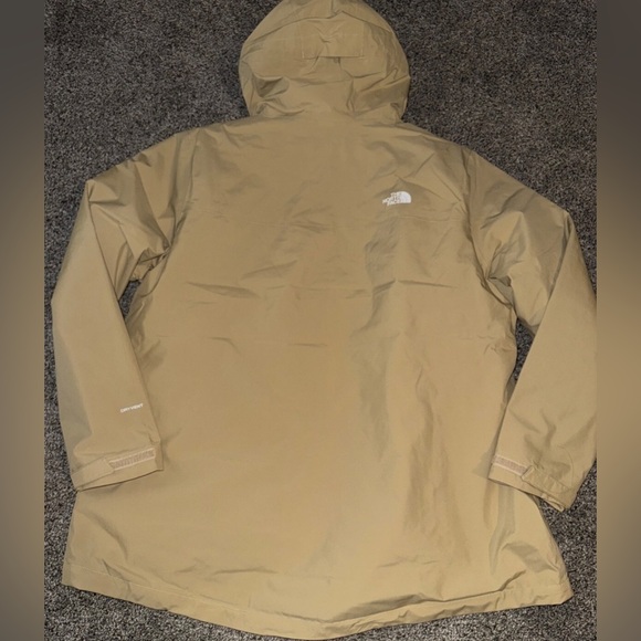 The North Face Women’s Carto Triclimate 2 in 1 Jacket - Picture 14 of 15